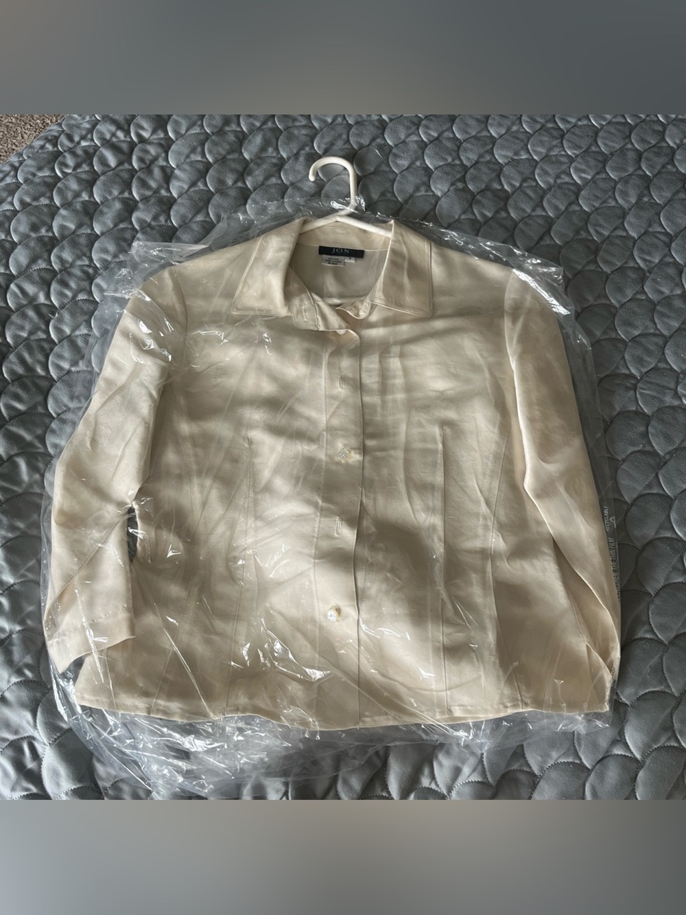 Jon 100% Silk beige Long Sleeve Blouse size 6
